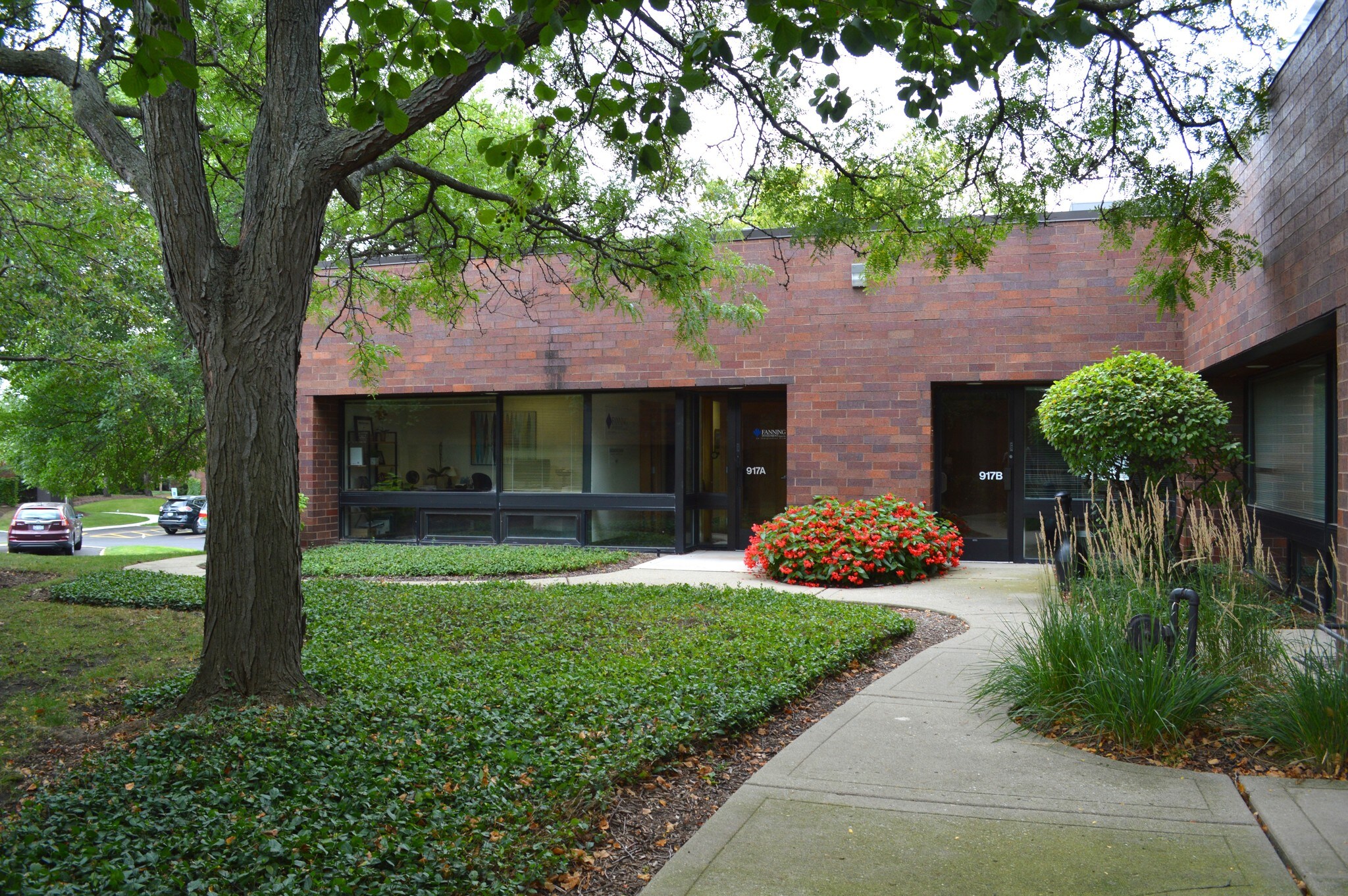 917 N Plum Grove Rd, Schaumburg, IL for sale Building Photo- Image 1 of 1