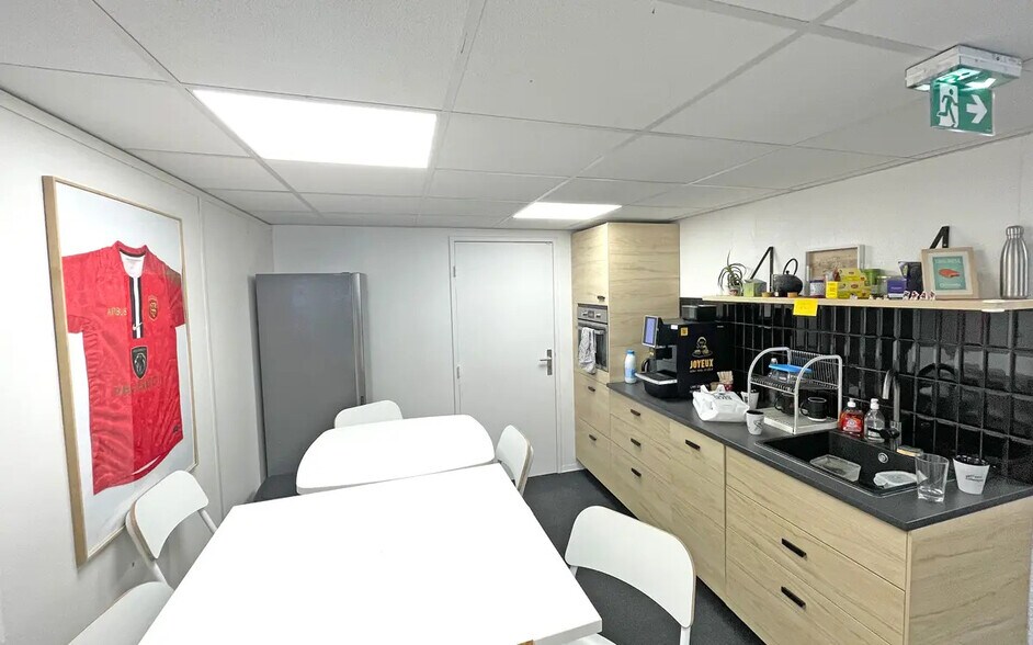 35 Rue Bernard De Ventadour, Toulouse for lease - Interior Photo - Image 3 of 10