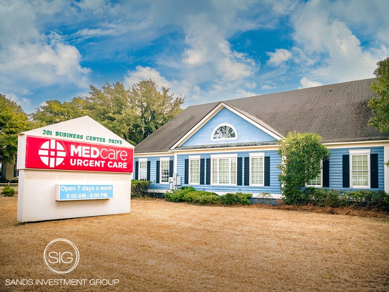 201 BUSINESS CENTER Dr, Pawleys Island, SC for sale - Building Photo - Image 1 of 4