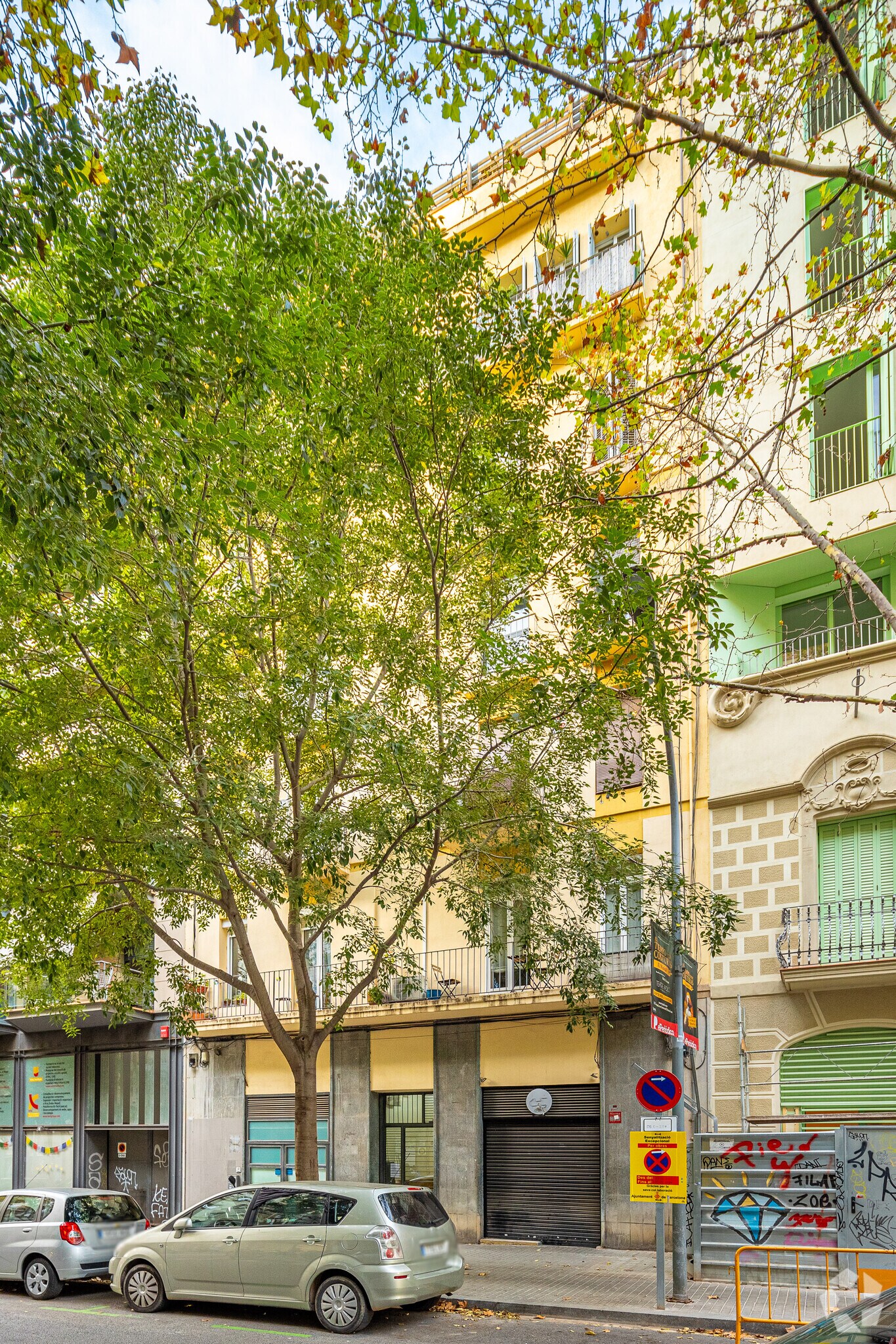 Multifamily in Barcelona, Barcelona for sale Primary Photo- Image 1 of 2