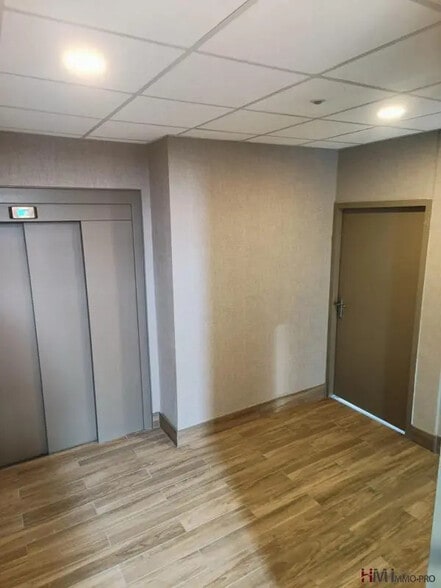 Office in Le Havre for lease - Lobby - Image 3 of 3