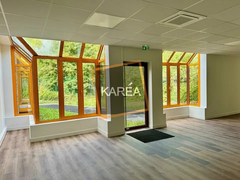 Flex in Croissy-Beaubourg for lease Interior Photo- Image 1 of 6