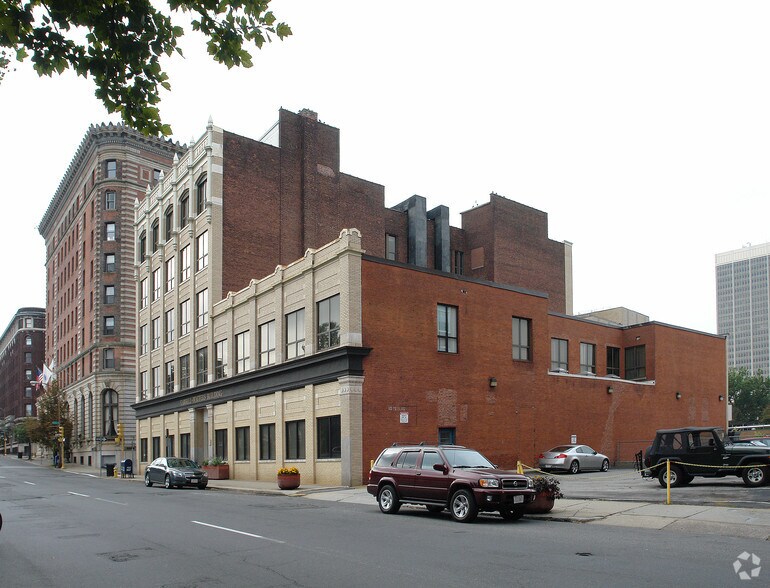 144-146 Chestnut St, Springfield, MA for lease - Building Photo - Image 3 of 7