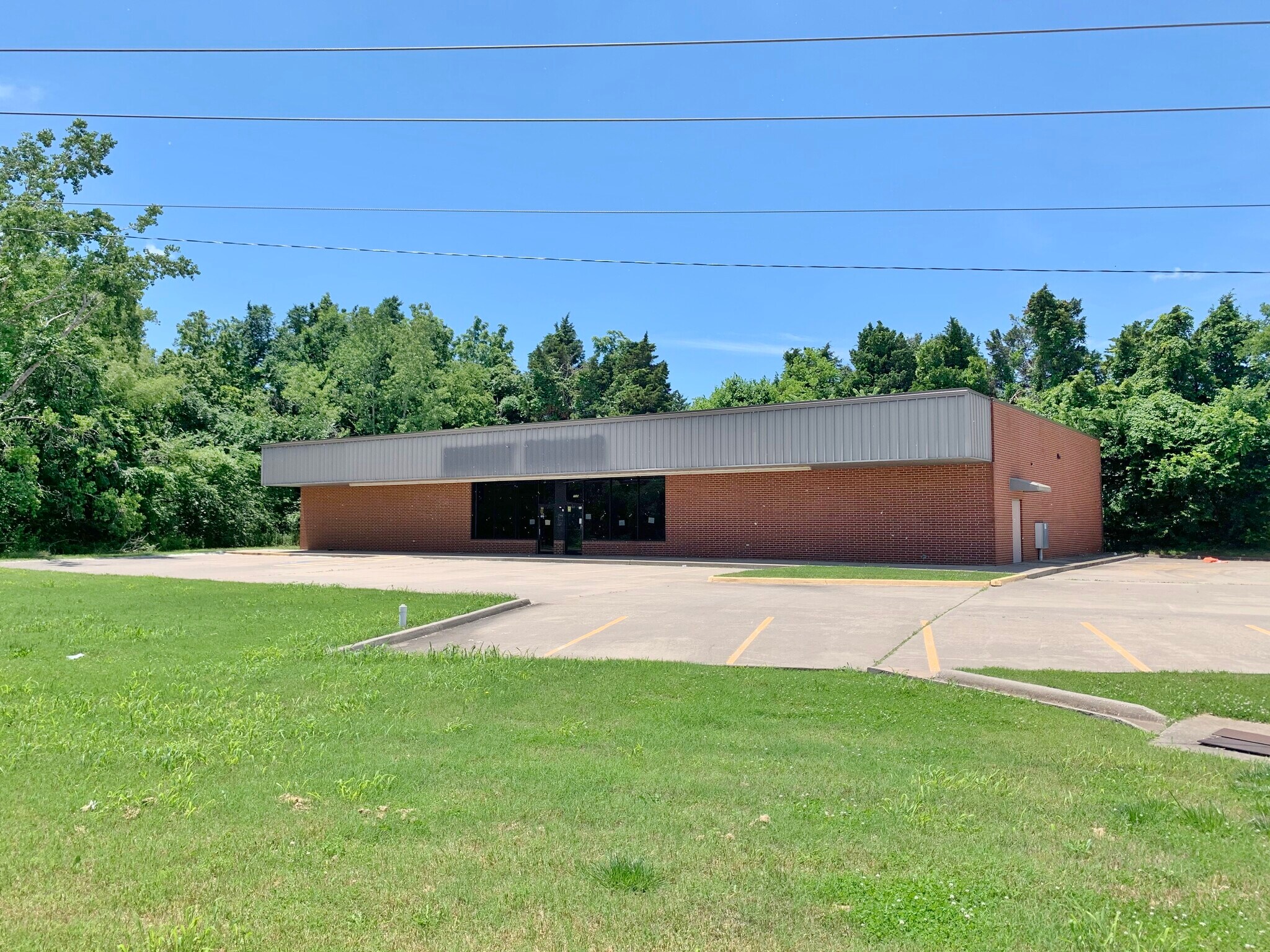 720 N Main St, Noble, OK for lease Primary Photo- Image 1 of 10