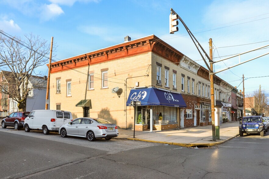 1041 Avenue C Bayonne Nj 07002 Retail For Sale Loopnet Com