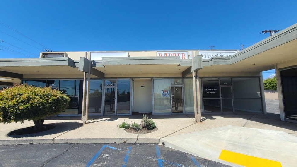 1350 N Towne Ave, Claremont, CA for lease - Building Photo - Image 3 of 6