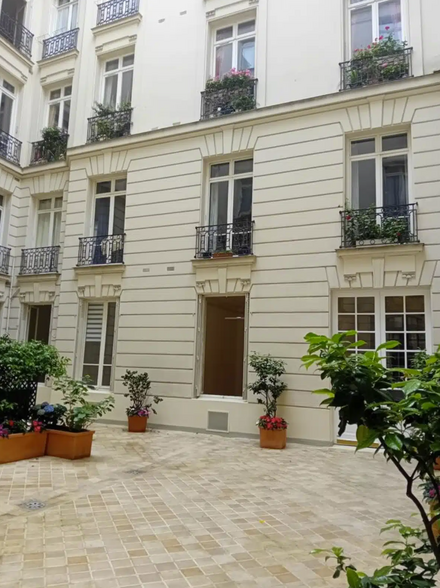 Office in Paris for lease - Building Photo - Image 1 of 2