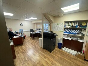 Yspitty Rd, Llanelli for lease Interior Photo- Image 2 of 5