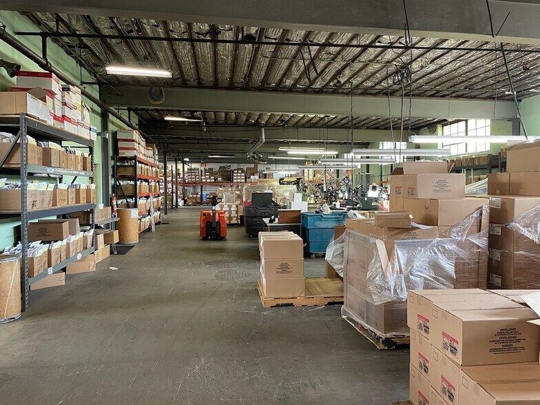 85 Main Ave, Elmwood Park, NJ for lease - Building Photo - Image 2 of 12