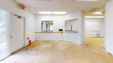 505 Willard Ave, Newington, CT for lease Interior Photo- Image 2 of 3