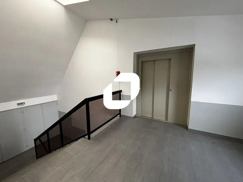 Office in Brétigny-sur-Orge for lease - Lobby - Image 3 of 10