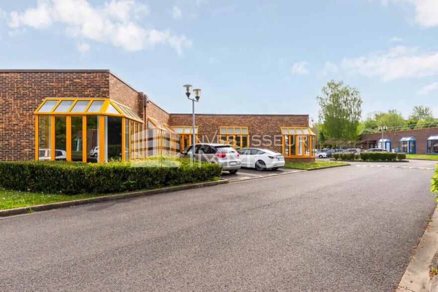 Office in Croissy-Beaubourg for lease - Building Photo - Image 2 of 4