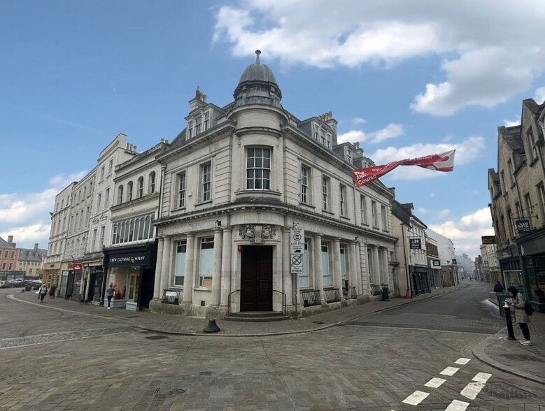 2 Market Pl, Cirencester for sale - Primary Photo - Image 1 of 10
