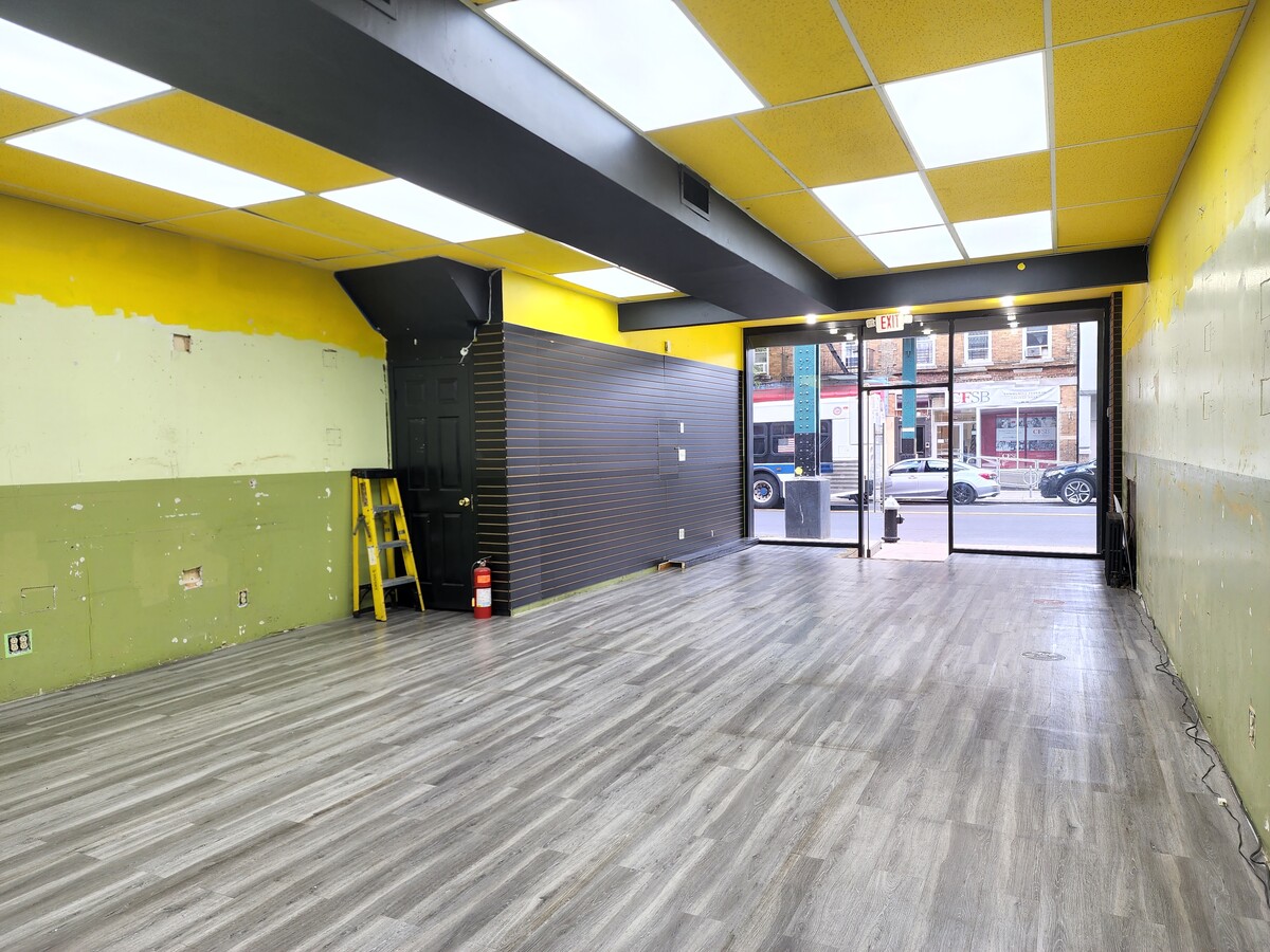 8917 Jamaica Ave, Jamaica, NY 11421