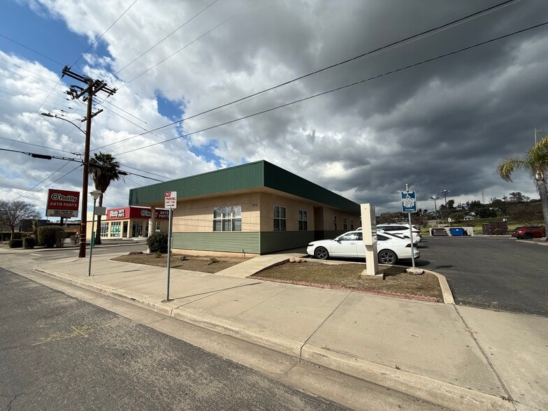 Two Building Value-Add Opportunity portfolio of 2 properties for sale on LoopNet.com - Building Photo - Image 3 of 3