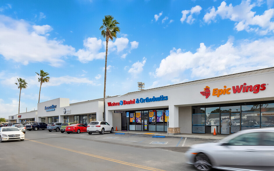 8740-8878 Corbin Ave, Northridge, CA for lease - Building Photo - Image 1 of 3