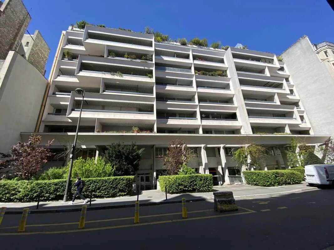 Office in Paris for sale Building Photo- Image 1 of 11