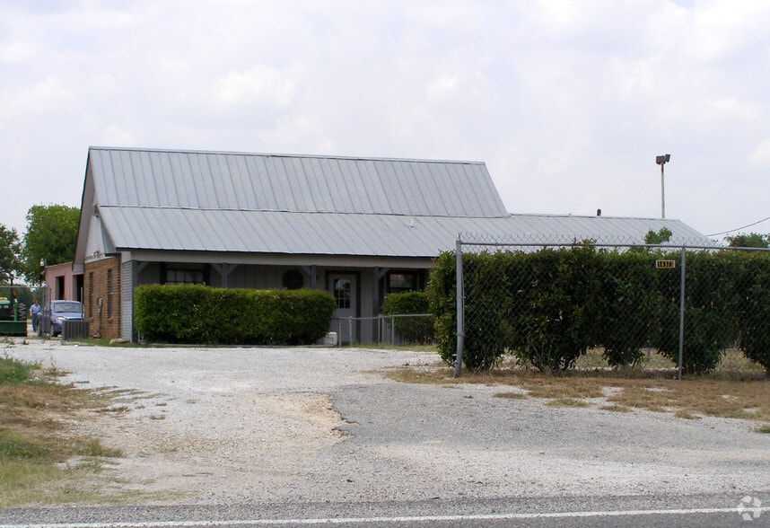 14395 Interstate 10 E, Schertz, TX for lease - Building Photo - Image 2 of 3