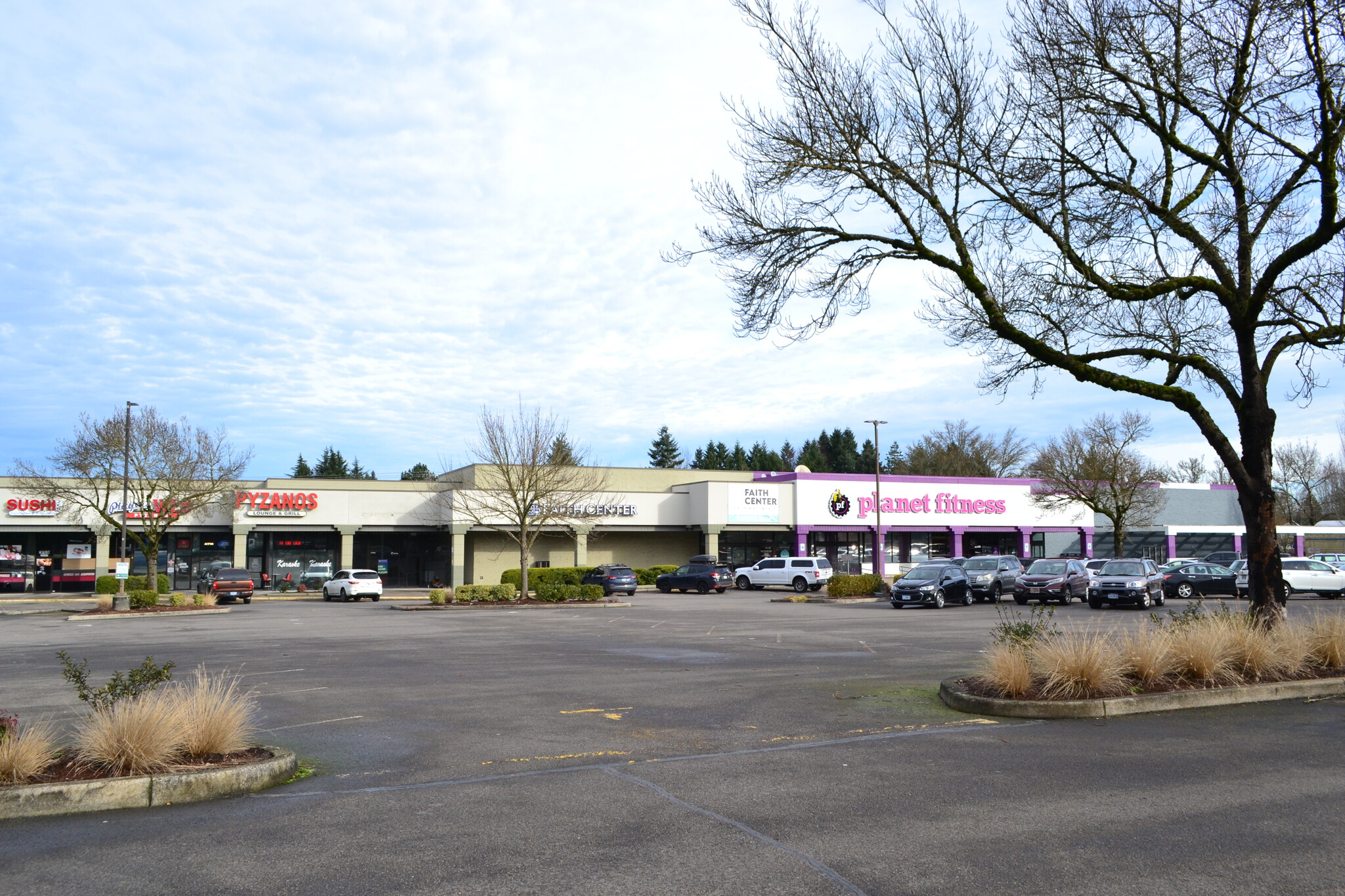 20163-20577 SW Tualatin Valley Hwy, Beaverton, OR for lease Building Photo- Image 1 of 7