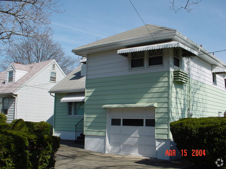 145 Baldwin Ave, Hasbrouck Heights, NJ for sale - Building Photo - Image 3 of 3