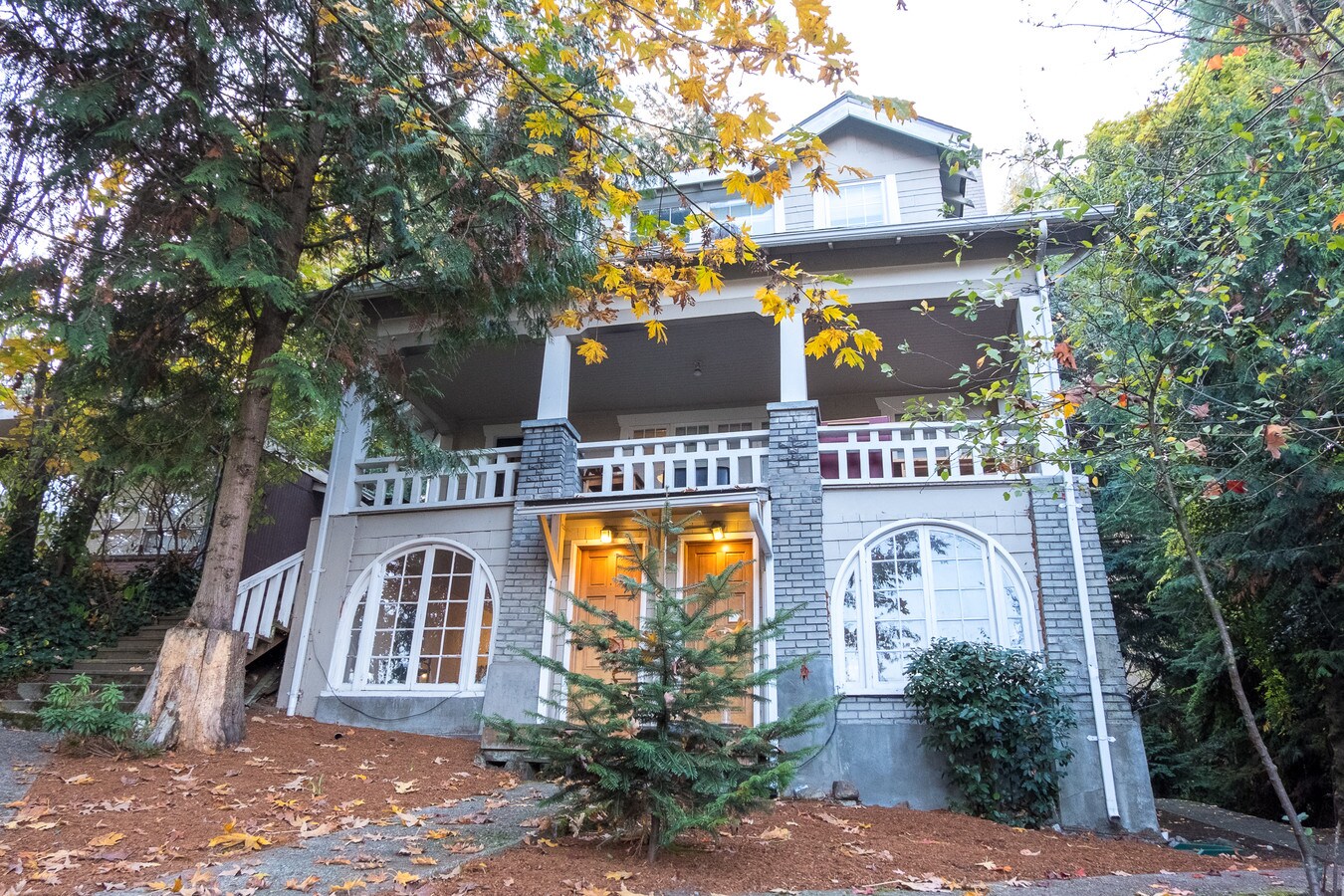 5219 22nd Ave Ne Seattle Wa 98105 Multifamily For Sale Loopnet Com