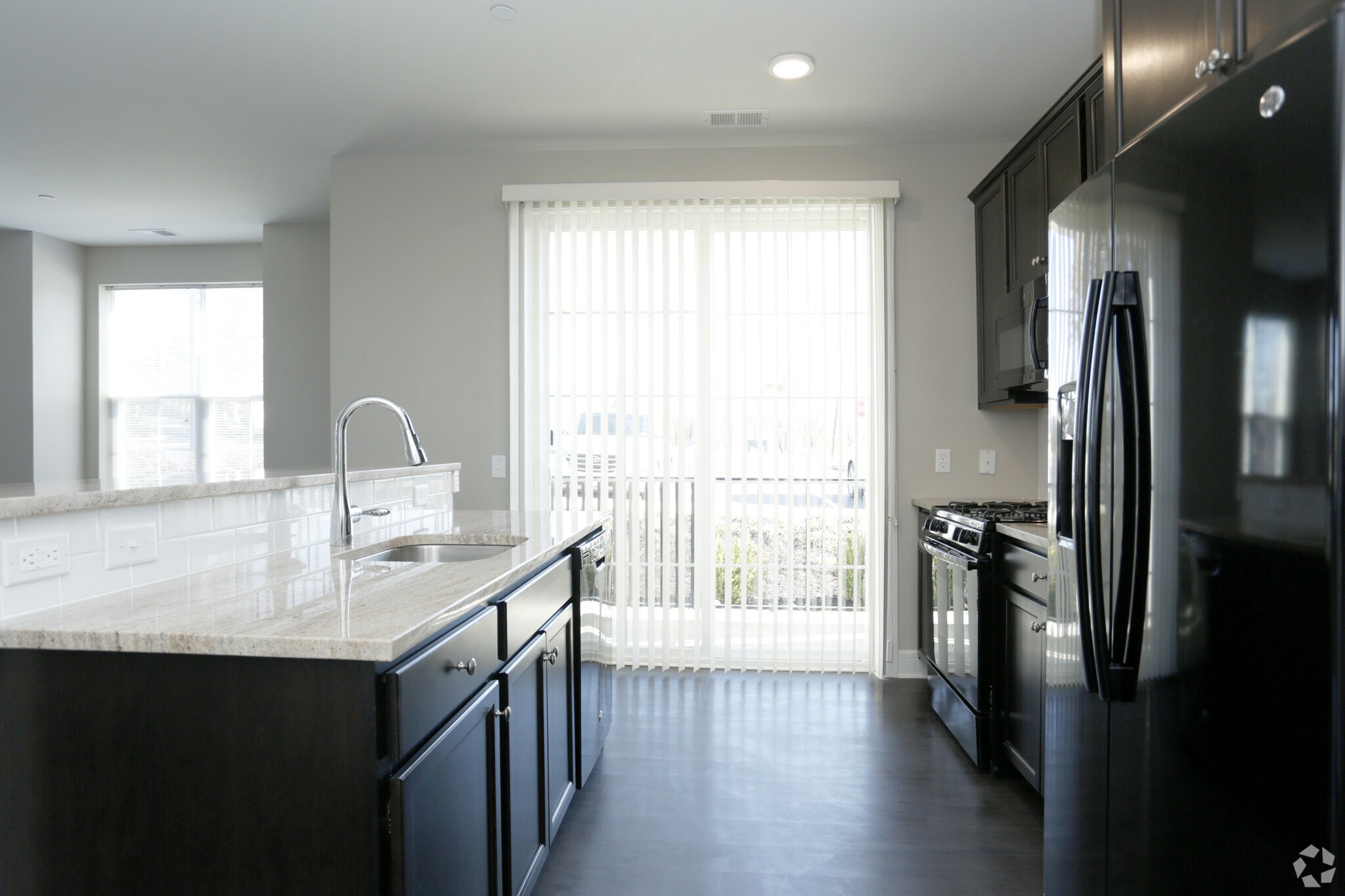 67 Halstead St, Clinton, NJ 08809 Halstead Place