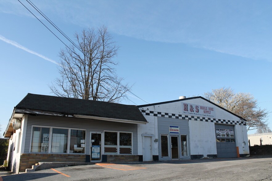 15445 Lee Hwy, Bristol, VA 24202