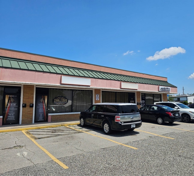 Four Points of Jax Retail Portfolio portfolio of 4 properties for sale on LoopNet.com - Building Photo - Image 3 of 7