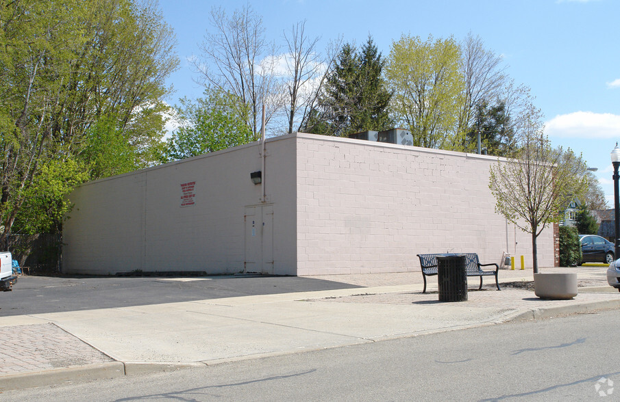 67 Chautauqua Ave, Lakewood, NY for lease - Building Photo - Image 3 of 3