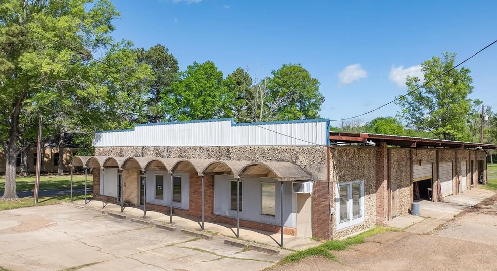 1605 E Avenue A, Hooks, TX for sale - Primary Photo - Image 1 of 30