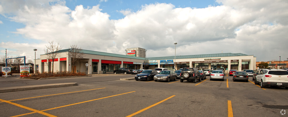 10909 Yonge St, Richmond Hill, ON for lease - Building Photo - Image 3 of 4