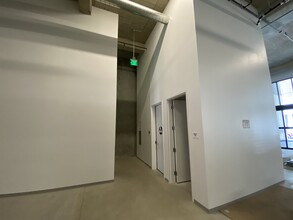 755 S Los Angeles St, Los Angeles, CA for lease Interior Photo- Image 2 of 11