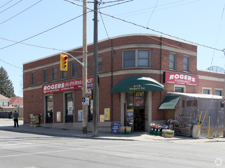 417-419 Rogers Rd, Toronto, ON for sale - Building Photo - Image 1 of 5