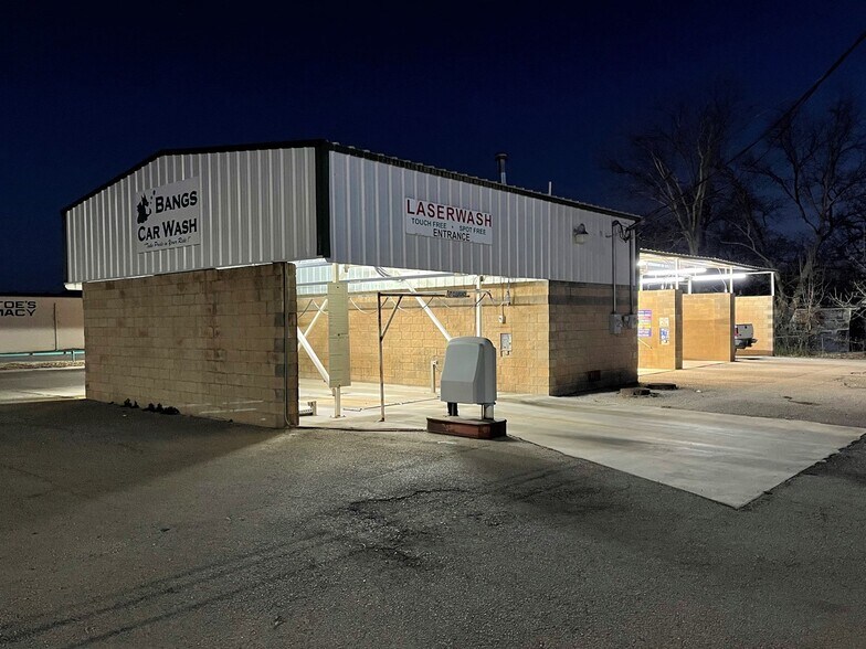 201 E Hall St, Bangs, TX for sale - Building Photo - Image 1 of 1
