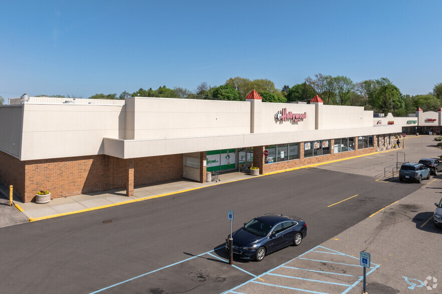 1525-1611 S Opdyke Rd, Bloomfield Hills, MI for lease - Building Photo - Image 2 of 8