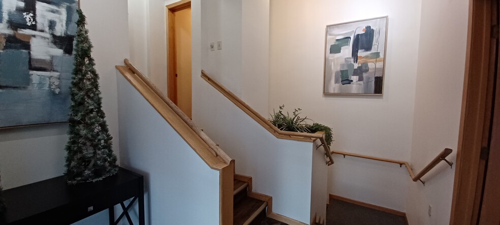 359 N Main St, Kalispell, MT for lease - Lobby - Image 3 of 5