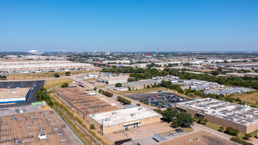 3320 Dalworth St, Arlington, TX for sale - Building Photo - Image 3 of 17