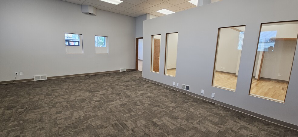 705 S Barstow St, Eau Claire, WI for sale - Interior Photo - Image 2 of 16