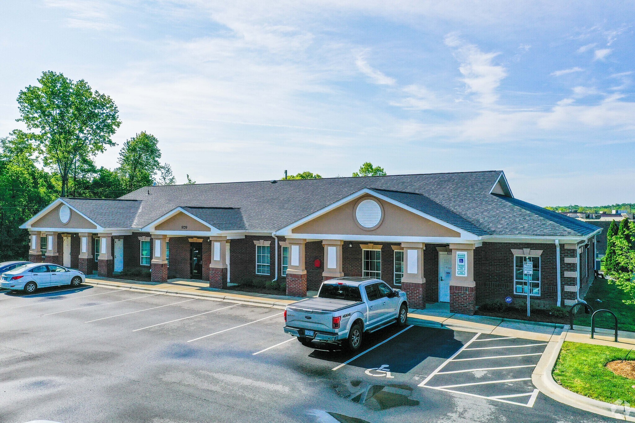 9729 Northeast Pky, Matthews, NC for sale Primary Photo- Image 1 of 1