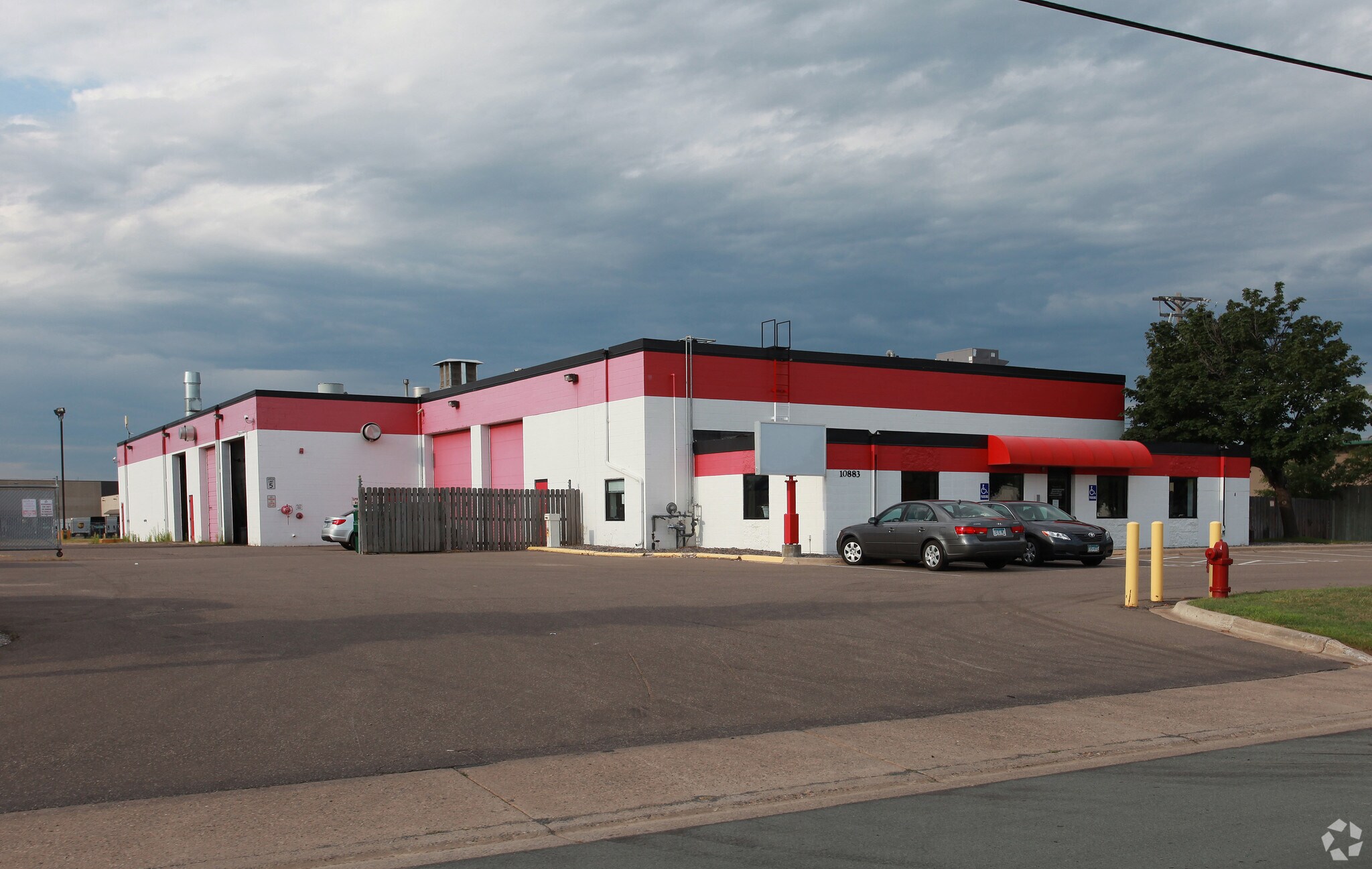 10883 N 89th Ave, Osseo, MN for sale Primary Photo- Image 1 of 1