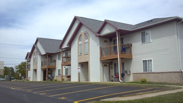 211-215 Washington St, Horicon, WI for sale Building Photo- Image 1 of 1