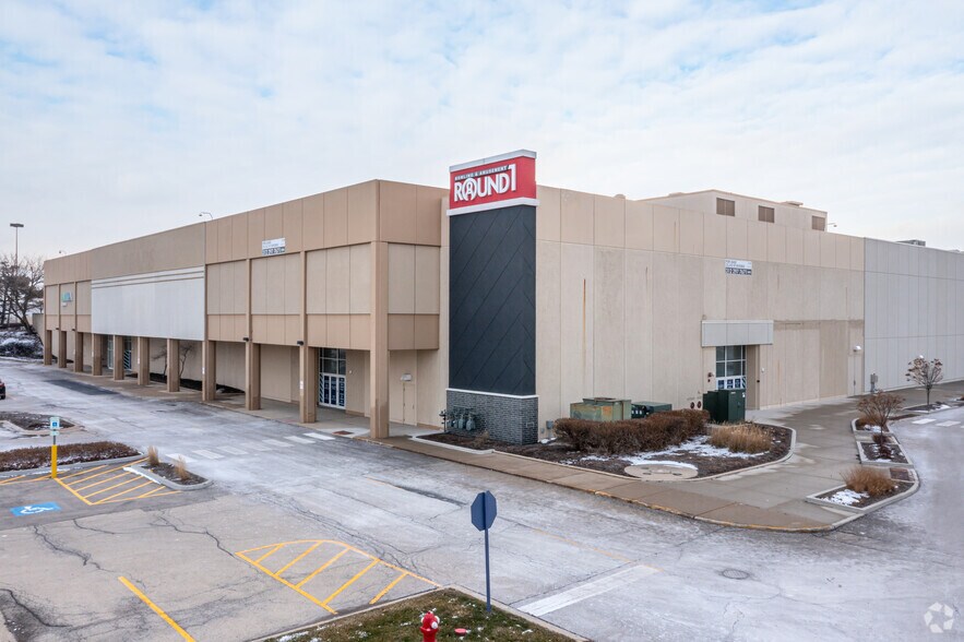 7503 W Cermak Rd, Riverside, IL for sale - Primary Photo - Image 1 of 1