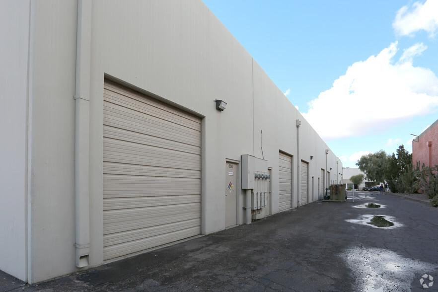 26 W Lone Cactus Dr, Phoenix, AZ for lease - Building Photo - Image 3 of 7