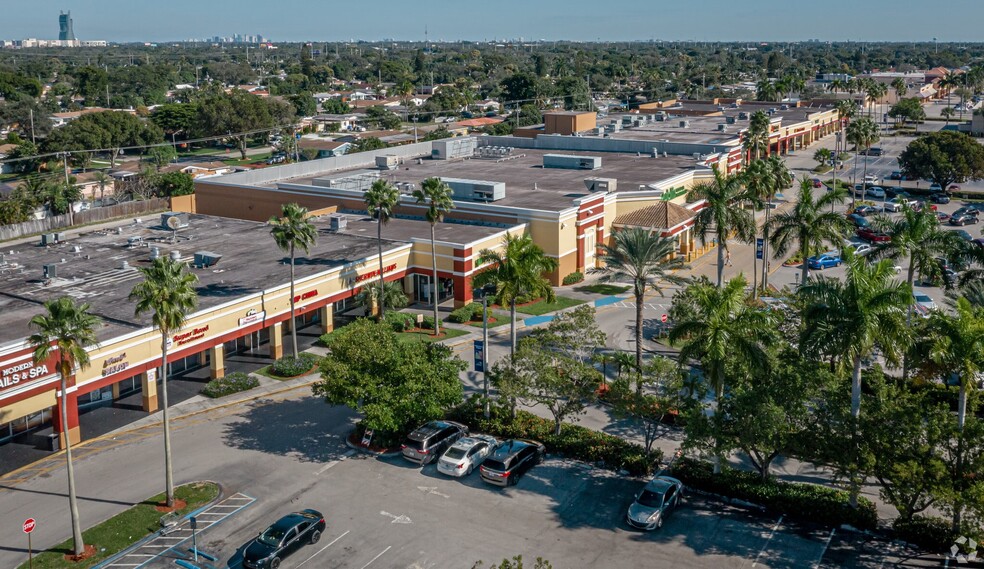 6805-7031 Taft St, Hollywood, FL for lease - Building Photo - Image 3 of 23