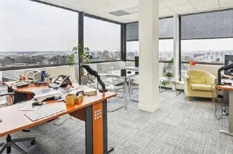 Office in Saint-Cloud for sale Interior Photo- Image 1 of 12