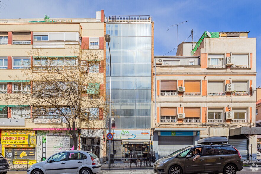 Avenida de la Albufera, 9, Madrid, Madrid for sale - Building Photo - Image 2 of 17