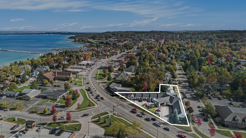 525 W Mitchell St, Petoskey, MI for sale - Building Photo - Image 1 of 21