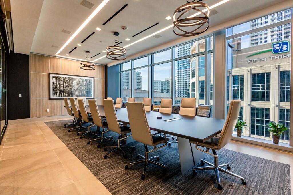 201 E Las Olas Blvd, Fort Lauderdale, FL for lease Interior Photo- Image 1 of 4