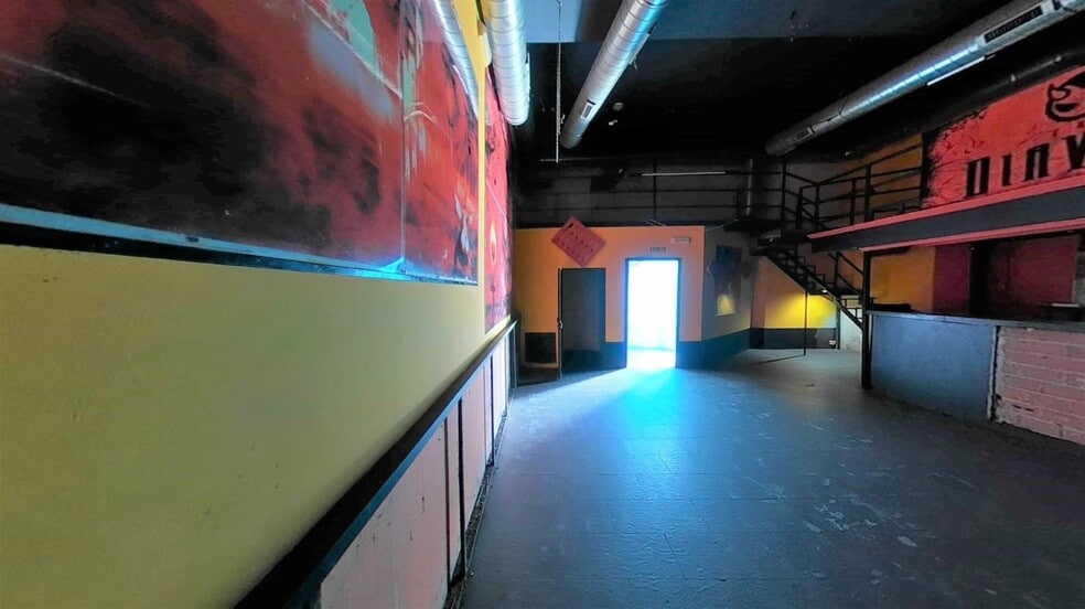 Retail in Villablino for sale - Building Photo - Image 2 of 8