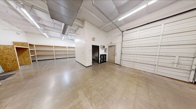 2440 W Mission Ln, Phoenix, AZ for lease Interior Photo- Image 2 of 3